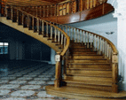 Лестница радиусная деревянная